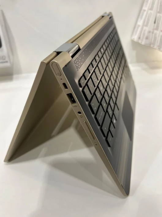 Portátil táctil Convertible HP Pavilion x360 Intel Core i5 512gb
